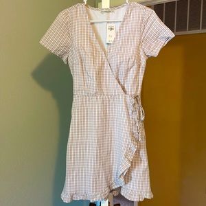 Brand new Abercrombie size small dress!